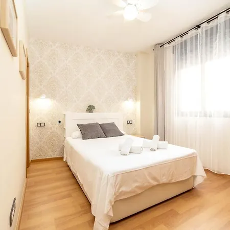 -malagasunapts- Stylish Centre Pool&parking