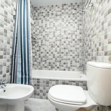 -malagasunapts- Stylish Centre Pool&parking Apartment