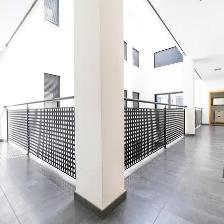 Apartment -malagasunapts- Stylish Centre Pool&parking Malaga